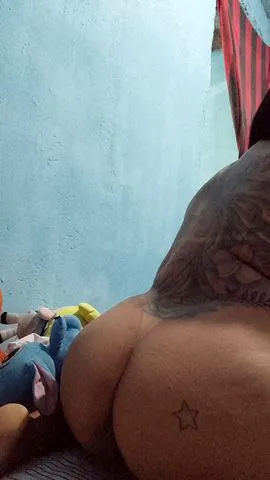 Branquinha tatuada pronta pra lhe satisfazer bem gostoso faço oral sem capa garanto que vai amar 