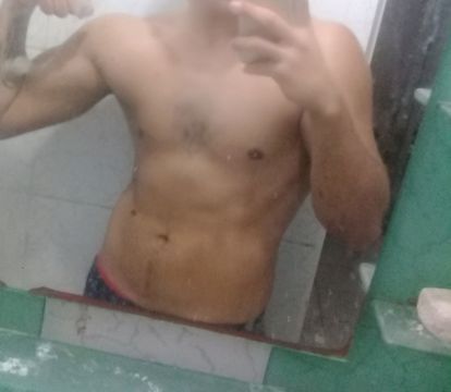 Lutador de jiu-jitsu disponível, gosto de apanhar 