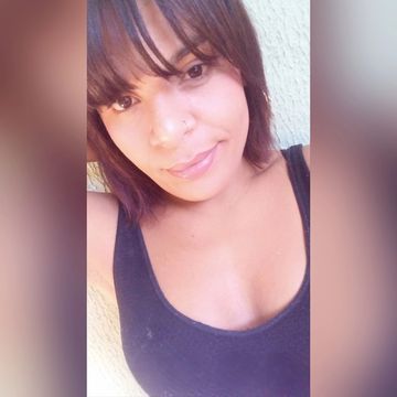 Olá me Chamo Alexia Victoria tenho 29 aninhos uma Morena apta a viver novas experiências, e a oferecer Também Venham se deliciar com  essa Gata aqui que está Disposta a lhe oferecer Muito Prazer Com um Belo dote de 21 cm ..e Muito mais rs