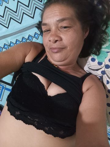 Olá, sou acompanhante de 52 anos,sou gordinha média,pele morena, tenho peito  pequeno e bunda média, cheia de curvas e encontros para te oferecer. 253397
