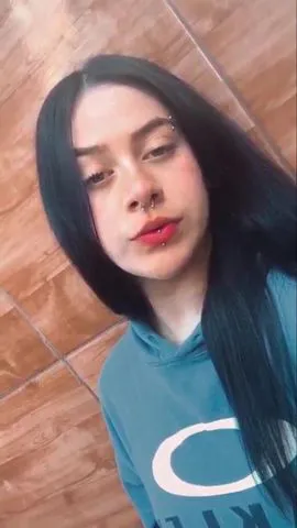 Oiiii vidas faço chamadas e presencial também vendo uns Conteúdos picantes só me chamarem no zap ..
Sou mulher vidas  e carinhosa...❤😍