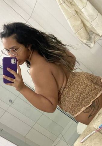 Linda simpática carinhosa pronta pra satisfazer seus desejos Antendo presencial e vídeo chamada 