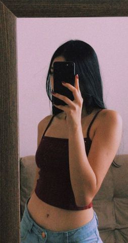 Oi amor a procura de uma magrinha pra um amorzinho gostoso estou disponível atendo no seu local, no motel estou em Senador Canedo 