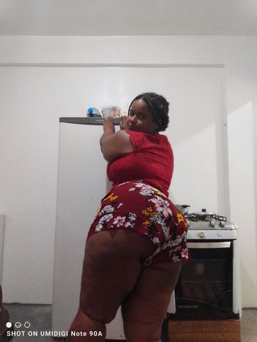 Ambiente confortável, um corpo quente e uma companhia gostosa.
Intensidade, desejo e presença.