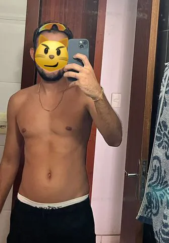 Vou lhe deixar o mais a vontade possível, garantindo assim o seu sigilo total em nosso encontro. Sou ativo, magro, educado e discreto, com presença marcante.
Atendimento com boa higiene, respeito e sem pressa.
Possuo cm, proporcional.
Atendo a domicílio do cliente ou em hotel, sempre com total sigilo e profissionalismo.
Ideal para quem busca qualidade, segurança e prazer real.
