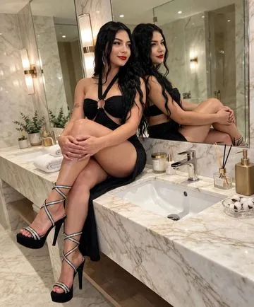 Super carismática, especialista em massagens e atendimento personalizado! Realizo fantasias e fetiches. Atendo homens , mulheres e casais!!!