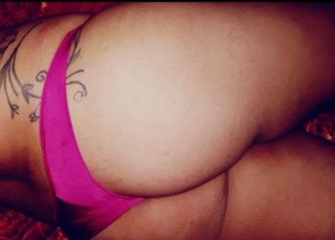 Simpática atenciosa tatuada adoro trisal menage pronta para novas aventuras 
