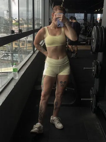 Ruiva natural, fitness e divertida!.
Prontinha para nosso encontro !!