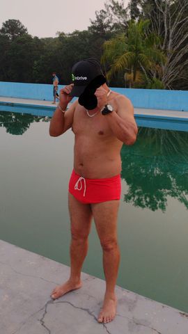 Sou um homem experiente saldavel ingienico mente aberta carinhoso e criativo realizo qualquer desejos e fantasias sexuais sem  qualquer custo adoro chupar uma casada nifetas dupla de amigas tudo com total sigilo e segurança maridos liberal e corno que gosta de ver sua esposa com outro me chama no WhatsApp 11 95860-6844
