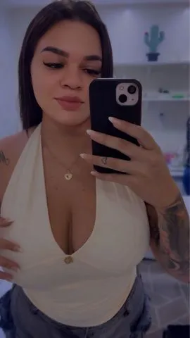 Olá , tudo bem ? Ao me chamar peço que leia a descrição do site ! 
 na cama sou tranquila e sem frescura faço oral e vaginal não faço anal então ao me chamar peço que sejam decididos . Uber de ida e volta por conta do cliente 
