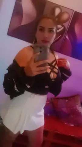 Sou gostosa cheirosa e louca de tesão 