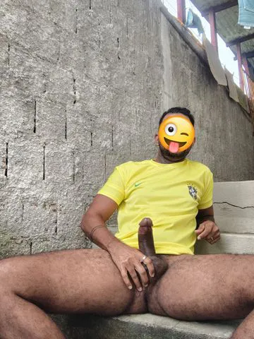 Moreno do pau grosso cabeçudo e bem suculento pronto pra lhe satisfazer totalmente sem frescura no momento sem local e vendo conteúdos tbm só chamar.