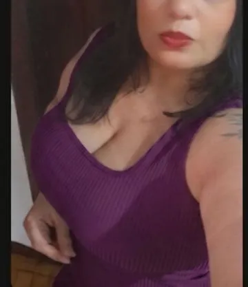 Oi amores sou coroa gordinha seios grandes naturais faco todos tipos de massagens e realizo seus fetiches inversão e muito mais! Atendo no centro perto da rodoviária venha me conhecer