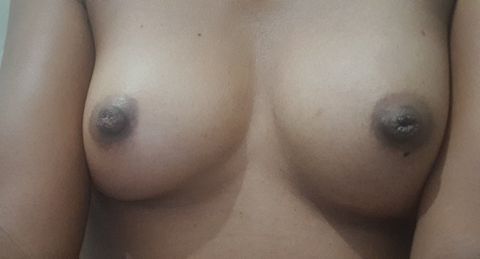Morena magrinha safadinha na cama,carinhosa ,beijo oral sem preservativo,não faço anal. 