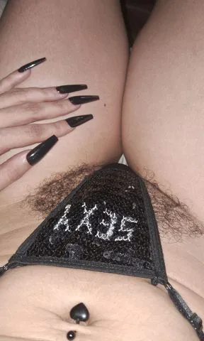 Loira da buceta peludona!