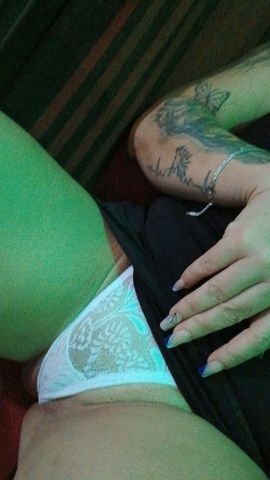 ,loira quente,safada,gostosa, doida pra gozar e te fazer feliz,venha gozar gostoso comigo 