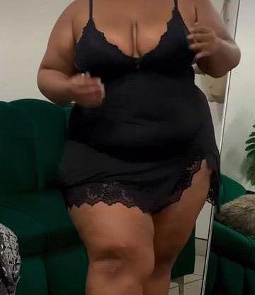 Olá,Me chamo Fer,tenho 40  anos, de pura gostosura,1.69 de altura, gordinha,seios avantajados, bumbum Guloso coxas grossas, pepeka lisinha e apertadinha,se vc é admirador de Gordas está no perfil certo 
Atendimento somente com hora marcada,  ,atendimento das 7h da manhã até às 23h 
