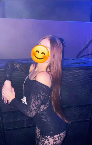 Olá, tudo bem? Me chamo Gabriele, 1,50 de altura, novinha ninfeta, atenciosa e educada. Atendo casais também, atendimento somente externo! Vamos marcar esse sexo gostoso 😋