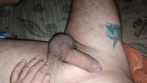 Tá carente? Então vem faço você gozar bem gostoso, realizo sua vontade chupando gostoso sua bucetinha. Atendo em motel ou a domicílio 