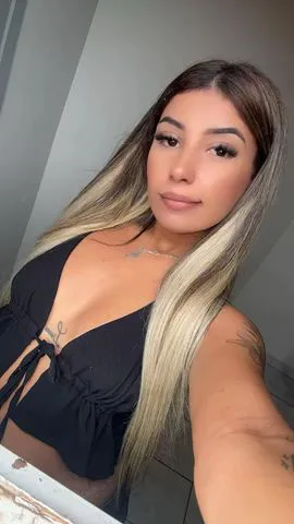 Loirinha gostosa adoro fazer um sexo bem gostoso 🤤 mais informação entra em contato 