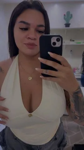 Olá , tudo bem ? Ao me chamar peço que leia a descrição do site ! 
 na cama sou tranquila e sem frescura faço oral e vaginal não faço anal então ao me chamar peço que sejam decididos . Uber de ida e volta por conta do cliente 
