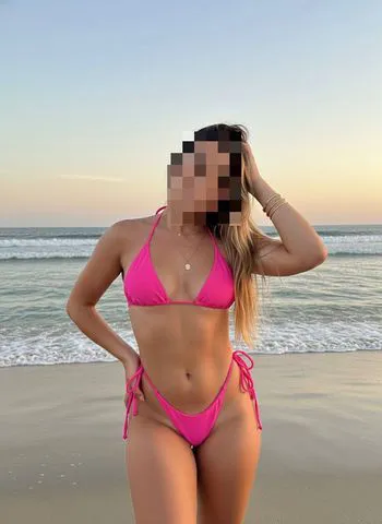 Me chamo Maiza, atendo no meu local tranquilo, discreto e climatizado no bairro Meireles 
Ofereço massagens, depilação e finalização 
Atendo de segunda a sexta com agendamento. 