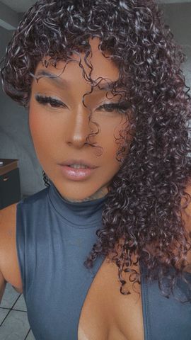 Prazer me chamo kakau, vendo vídeos fotos, e transo gostoso kkkk