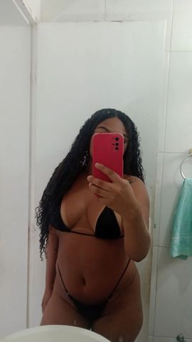 Faço o estilo namoradinha. Sou super carinhosa, mas também sei realizar seus desejos sexuais. Uma menina doce que adora deixar o companheiro satisfeito. Começando a me aventurar nesse mundo agora, vem comigo sou super discreta, posso te acompanhar em eventos sem parecer que está com uma acompanhante