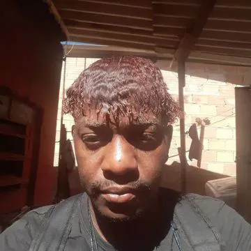 atendo mulher todo tipo loira ou ruiva ou morena eu não ligo com aparência eu satisfazer minhas clientes 😍 sou carinhoso educado e sigiloso e realizo qualquer fantasia que a cliente pedir pra fazer com ela tudo chupar buceta anal  dormir com ela no pernoite adoro fazer amor sou ativo 