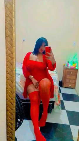 Morena quente em temporada na cidade, pronta pra te receber com calma e sem pressa, do jeitinho que o clima pede.
Atendimento envolvente, daqueles que fazem esquecer do tempo.
Sua morena te espera arrumada, cheirosa e com aquela energia que puxa pra perto.
Vem sentir o calor que tem nas minhas pernas haha😋🔥