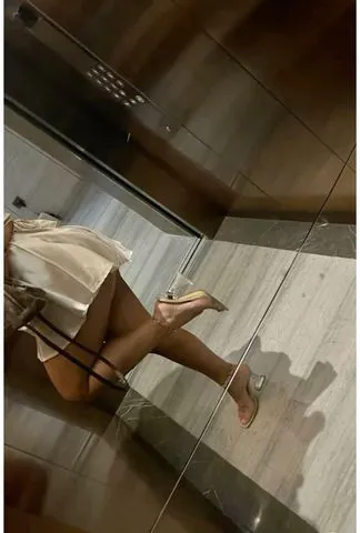  (100,00 - 15 minutos) (150,00 - 30 minutos) (250,00 - 1 hora) - Com local.
Realizo anal com acréscimo.

🔥 Delícia que vai te viciar 🔥
Sou aquela que adora um oral bem molhadinho, caprichado e cheio de tesão… Quero sentir seu gosto, sua pegada e te levar ao limite. 💦
Vamos gozar juntinhos? 😈💋