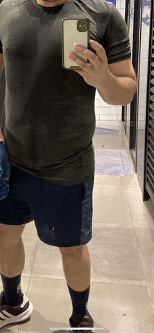 Sou homem reservado e faço massagem relaxante em homens discretos. Atendo em casa com hora marcada, local discreto. Massagem relaxante no corpo todo.