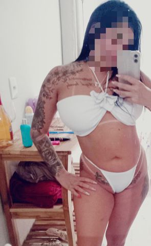 Disponivel com local  e ar atendo tbm em motel residencia sou baixinha bronzeada .