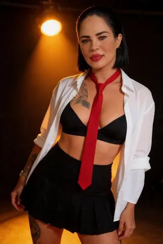 Não peço adiantado Atendo sozinha local discreto cuzinho macio sem frescura estilo namoradinha garganta profunda anal gostoso sem regular posições realizo fetiches dominação trabalho com massagens relaxante muscular ventosa tântrica nuru tailandesa prostática peniana,inversão entre outros 
Sou bonita cheirosa pele macia corpo bem cuidado faço estilo natural tudo podi acontecer só depende de vc Adoro beijos e carícias bastante oral o principal minha boquinha e bem gulosa faço face fuck oral até o final sugo todo seu leite vem tenho local sozinha com garagem não.sou fake sou apenas uma gata manhosa querendo muita pica nesse rabinho minha bucetinha piscando e mordendo seu cacete vou ti levar a loucura 