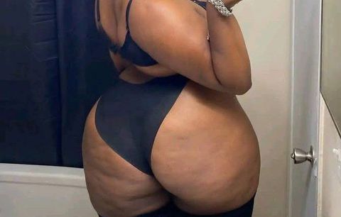Olá,Me chamo Fer,tenho 40  anos, de pura gostosura,1.69 de altura, gordinha,seios avantajados, bumbum Guloso coxas grossas, pepeka lisinha e apertadinha,se vc é admirador de Gordas está no perfil certo 
Adoro sentir uma língua Quente na minha Pepeka 😋👿🔥

