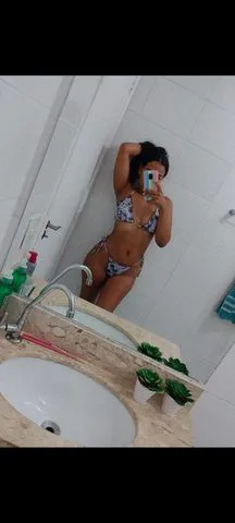 Oii prazer, me chamo Soffy e atendo na região da Zona leste
Tenho 25 anos, sou morena, cabelos pretos e longos, olhos castanho escuro, tenho 1,65 de altura 
Sou discreta e extrovertida, faço atendimento presencial em Motel ou no meu local 
Me chama para marcamos um encontro quente e inesquecível. Estou te aguardando 