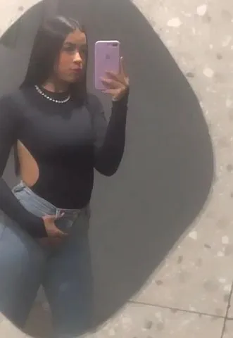 Me chamo Luana tenho 22 anos, sou safadinha amo fazer estilo namoradinho….