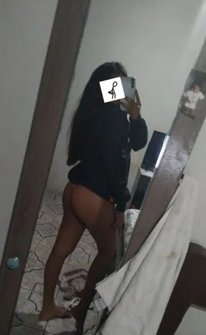 Olá amores😊mim chamo Iasmim💕tenho 22 aninhos😇 sou super carinhosa educada adoro chupar todinho seu leitinho🍼😋🤤gosto de ser chupada também😋🙈🔥beijo faço estilo namoradinha quiser saber mas de mim, mim chama bb e vem relaxar🔥😝😈