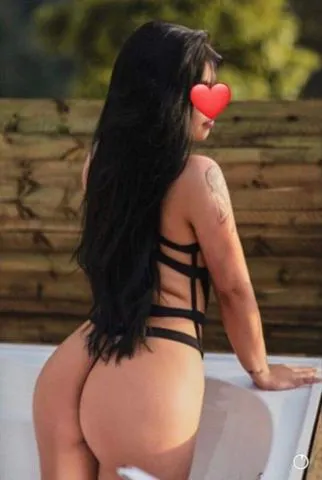 sua ninfetinha preferida, adoro anal e te mamo como ninguém. 386376