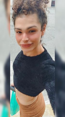 Mulher trans da boca carnuda e corpo atlético  173994