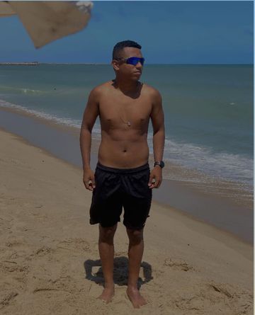 Novinho 21cm de rola, atendo casais e mulheres e outros, chama no WhatsApp pra mais.