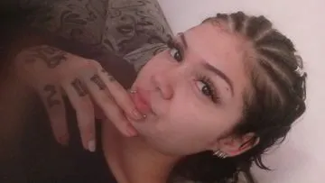 Doida pra dar minha bucetinha e ser sua puta, ser usada e maluca pra te dar prazer.