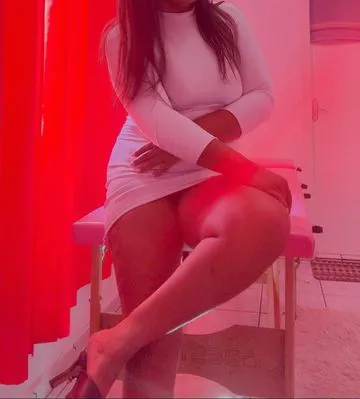 ofereço atendimento tranquilo e personalizado. Realizo uma massagem relaxante incrível, aliviando tensões nas costas e removendo nódulos que incomodam no dia a dia. A finalização é à sua escolha: 
Tenho ligan , prostática entre outras ! Mais informações no p.v 

 O espaço é discreto, higienizado e possui garagem para sua comodidade.

 Atendo somente com hora marcada. Obs : tenho 39 anos , sou morena,  1,63 , 68k. 

Valor a combinar ! 

Estou no centro de cotia 
Rua Piratininga ! 