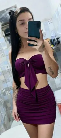 Morena do peitinho e do bundão 🔥 😈
Magrinha cabelos longos adoro beber leitinho dar o cuzinho 