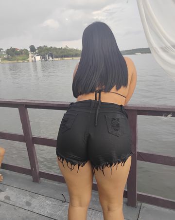 Olá me chamo Bella estou disponível no Terra Nova próximo ao Caic sou uma bela morena de corpo escultural bronzeada local discreto e calmo um atendimento de boa qualidade sou estilo namoradinha oral babadinho sem frescura de posições venha me conhecer estou disponível com o local