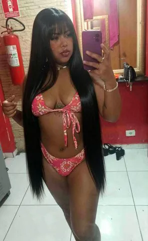 Sou uma preta deliciosa pronta pra te dar prazer vem ser feliz e gozar gostoso 