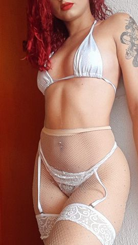 olá amor meu nome alice tenho 21 aninhos, sou essa ruivinha de pele branquinha e delicada, linda de rosto e corpo, de seios médios bumbum durinho e cintura fina.  sou uma acompanhante sem frescura, atendo homens e casais com muito envolvimento, tenho bons relatos de meus atendimentos. pra ninguém botar defeitos na aparência n nos atendimentos, faço estilo namorada envolvendo beijinhos. caso prefira, faço uma massagem relaxante bem feita terminando com um final feliz. vem me conhecer amor, só mandar uma mensagem no whatsapp 