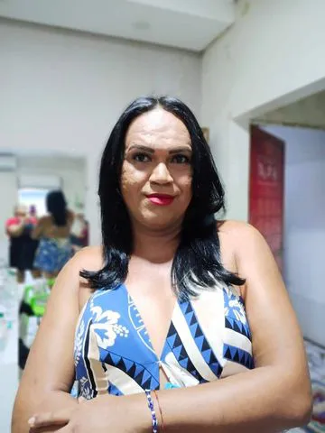Eu trans extrovertida e simpática super gostosa e gentil 