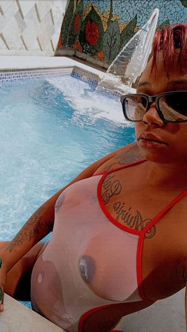 Olá me chamo Thayná Borges estou em itapoã preparada pra fazer uma brincadeira bem gostosa com você estilo namoradinha safada 