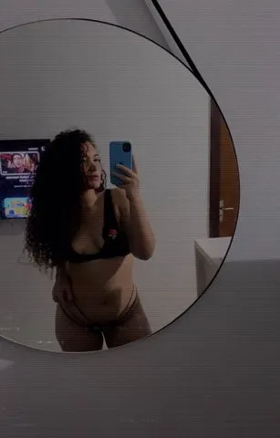 Morena, tatuada e sem frescura. Vamos aproveitar uma noite gostosa de muito prazer? Me chama amor 🔥